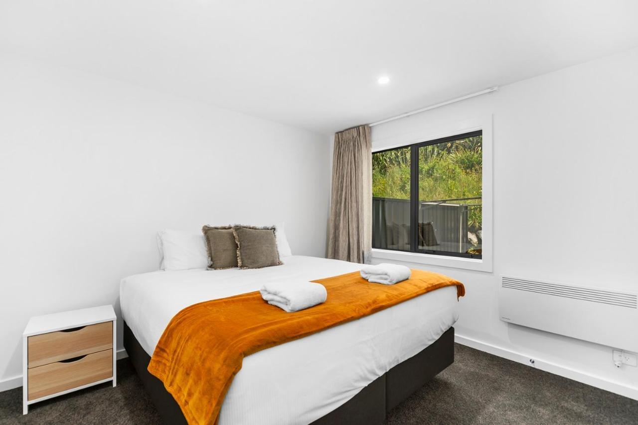 Blue Dun Views - Taupo Apartment Bagian luar foto
